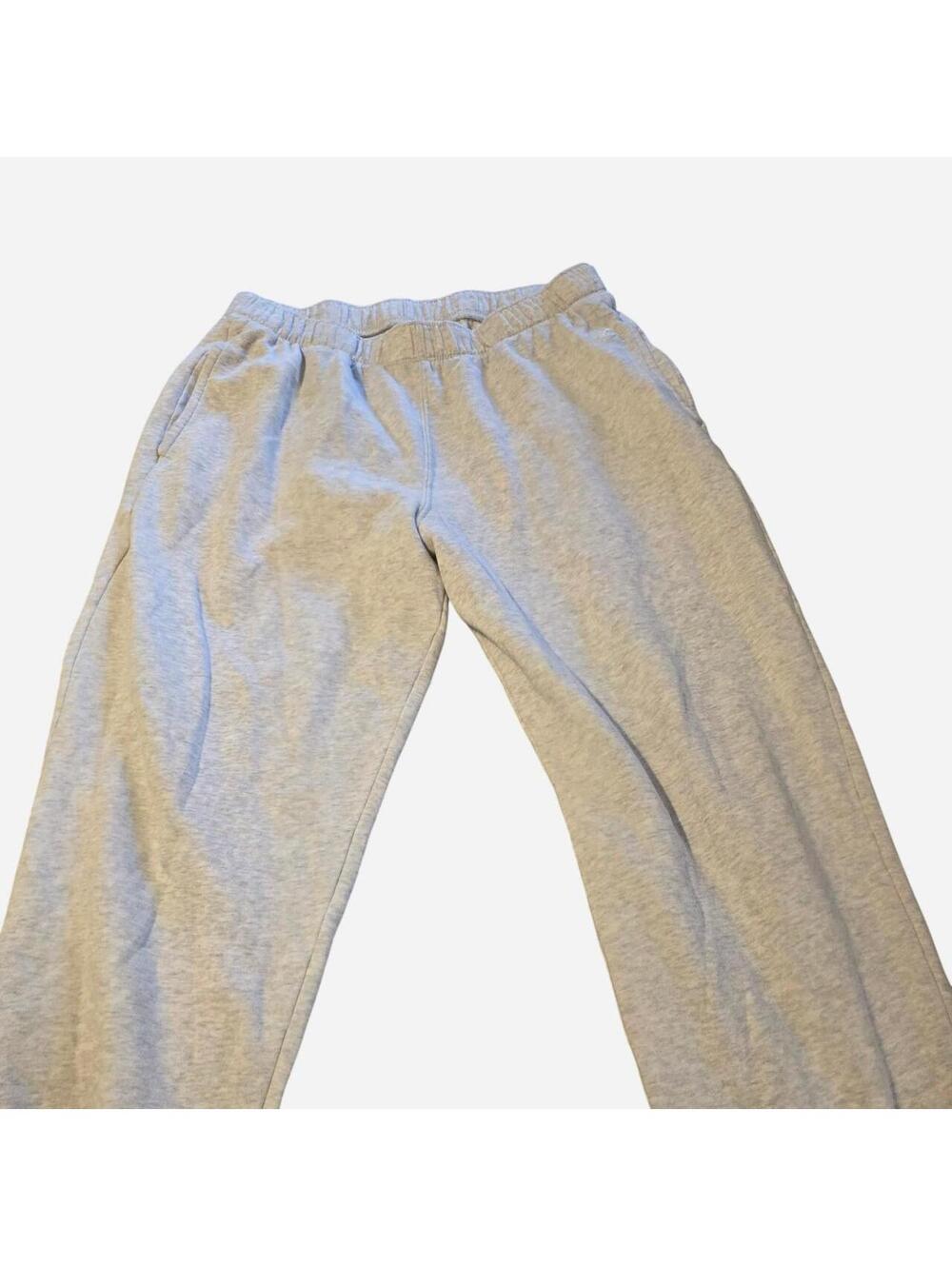 Gray Hollister Co. sweatpants size L #loungewear #relaxation